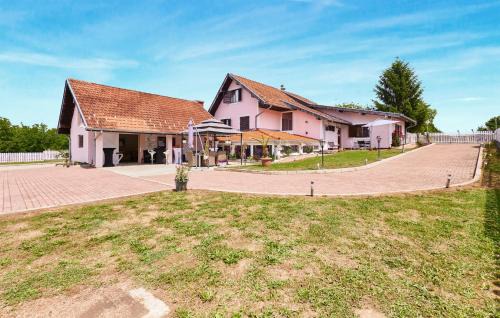 Durdevac House | Nice Home In Budrovac With Sauna