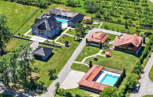Veliki Grđevac House | Nice Home In Gornja Kovacica