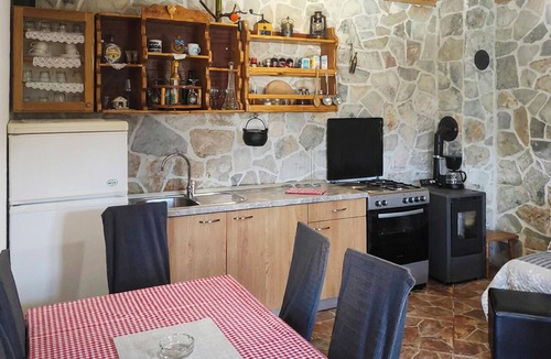 Ruzic House | Nice home in Gradac with private swimming pool, can be inside or outside