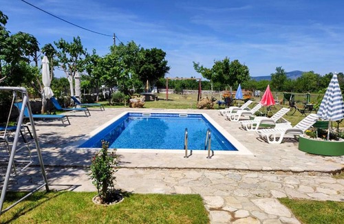 Ruzic House | Nice home in Gradac with private swimming pool, can be inside or outside