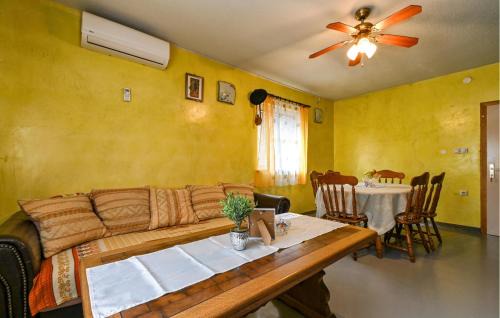 Ludbreg House | Nice Home In Vinogradi Ludbreski