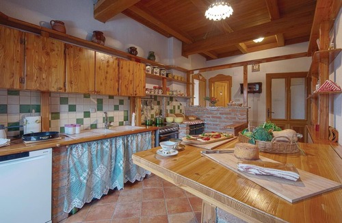 Ludbreg House | Nice home in Ludbreg with sauna