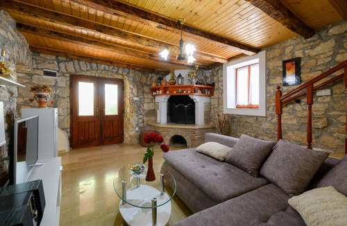 Nedescina House | Nice home in Nedescina