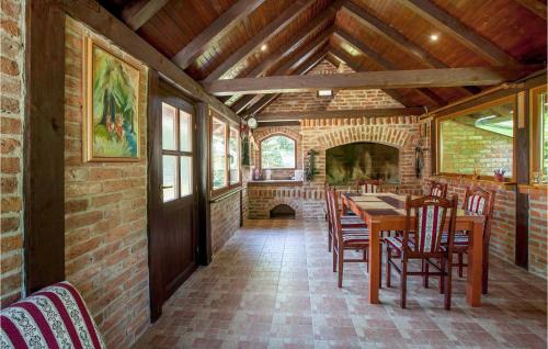 Brestovac House | Nice Home In Novo Zvecevo With Sauna