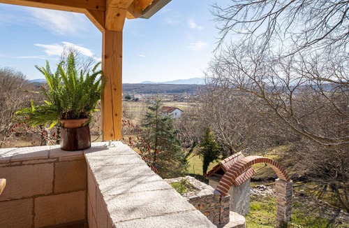Sinj House | Nice home in Obrovac Sinjski with WiFi