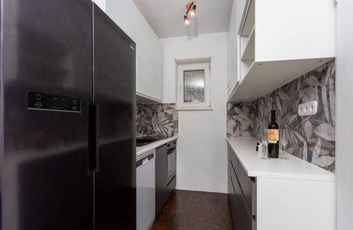Pinezici House | Nice home in Pinezici with sauna