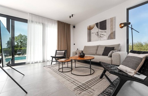 Mugeba House | Nice home in Porec with WiFi