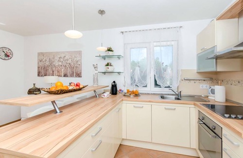 Primorski Dolac House | Nice home in Primorski Dolac
