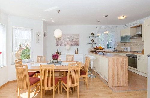 Primorski Dolac House | Nice home in Primorski Dolac