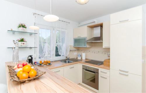 Primorski Dolac House | Nice Home In Primorski Dolac