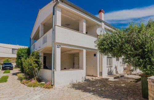Privlaka House | Nice home in Privlaka with house sea view