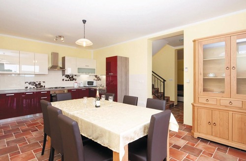 Supetarska Draga House | Nice home in Supetarska Draga with sauna