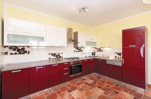 Supetarska Draga House | Nice home in Supetarska Draga with sauna