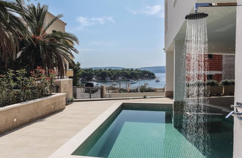Trogir House | Nice home in Saldun with sauna