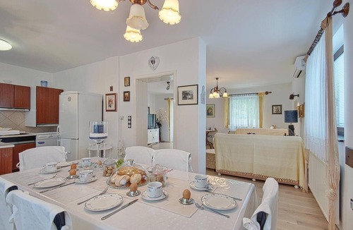 Sveti Ilija House | Nice home in Seketin with sauna