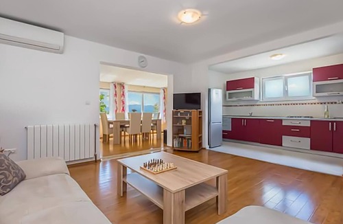 Sestanovac House | Nice home in Sestanovac