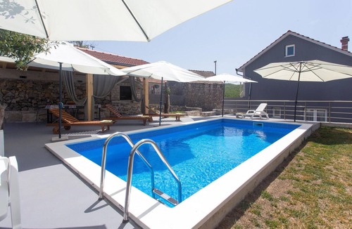 Trilj House | Nice home in Tijarica