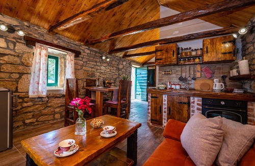 Benkovac House | Nice home in Zelengrad