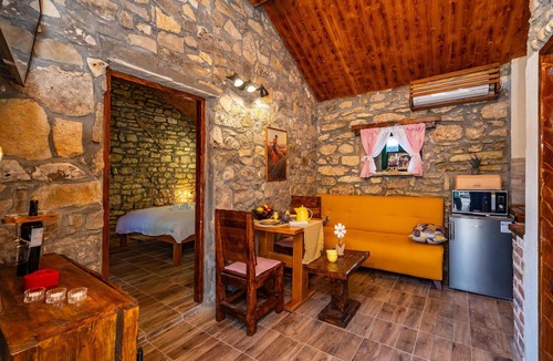Benkovac House | Nice home in Zelengrad