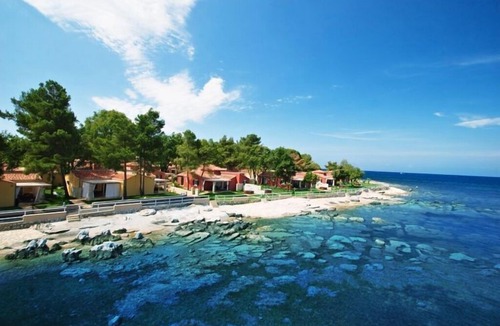 Monterol Villa | Nice traditional villa with a terrace and WiFi 2km from Umag