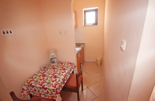 Rtina Apartment | Njaco - Studio Apartment with Sea View