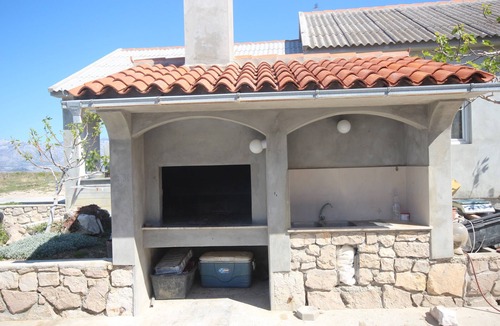 Rtina Apartment | Njaco - Traditional Two Bedroom Apartment with Teracce and Sea View