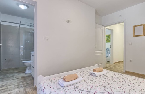 Valtura House | Noelene - Cozy house, Private Pool, BBQ, Quiet area, Privacy
