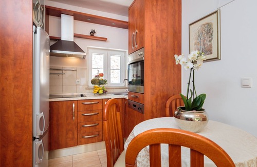 Sutivan House | Nona Guesthouse - Charme Holidays