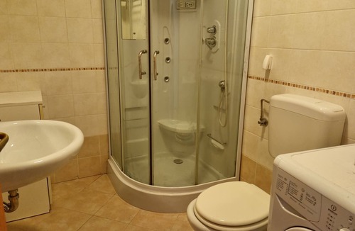 Kambresko Apartment | Nortra apartment no.1---comfortable for short or long term staying