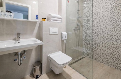 Neum House | Novum-Hotel - Deluxe Double Room with Balcony and Sea View