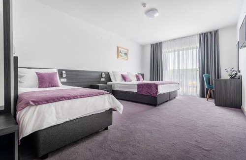 Neum House | Novum-Hotel - Deluxe Triple Room with Sea View 1