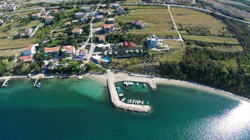 Rtina Hostel | Odmoree Camp & Hostel