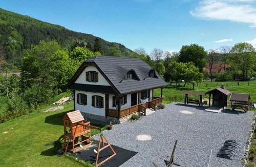 Bran House | Old Cottage