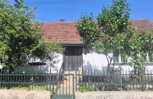 Donja Stubica House | Old house by the stream