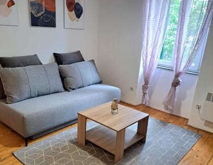 Grad Apartment | Old Market Residence