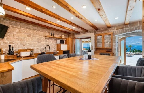 Jesenice Villa | Old stone Villa Saint Anthony