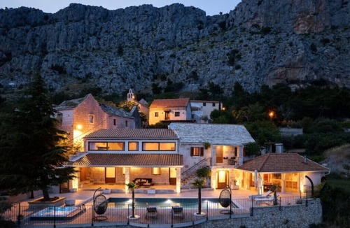 Jesenice Villa | Old stone Villa Saint Anthony