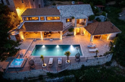 Jesenice Villa | Old stone Villa Saint Anthony