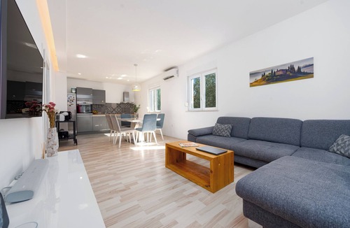 Zemunik Donji House | Olive House Pool & Garden, Zemunik Donji, Croatia