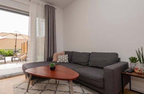 Imotski Apartment | On the first floor of a residential building with elevator is this well-equipped apartment.