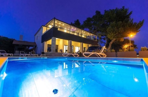 Sveti Filip i Jakov Apartment | One bedroom apartment with a swimming pool by the beach Sveti Filip i Jakov, Biograd (A-25471-c)