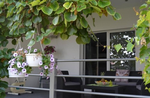 Kastel Gomilica Apartment | One bedroom apartment with terrace Kaštel Gomilica, Kaštela (A-22714-a)