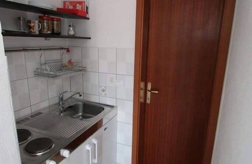 Ruskamen Apartment | One bedroom apartment with balcony and sea view Lokva Rogoznica, Omiš (A-25499-b)