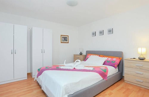 Okrug Donji Apartment | One bedroom apartment with terrace and sea view Okrug Donji, Čiovo (A-18796-b)