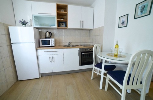 Businci Apartment | One bedroom apartment with balcony and sea view Mavarštica, Čiovo (A-25405-b)