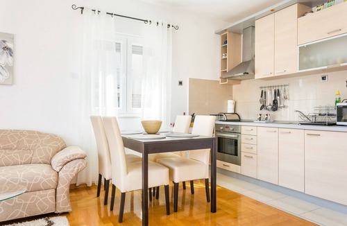 Seget Donji Apartment | One bedroom apartment with terrace and sea view Seget Donji, Trogir (A-21374-a)