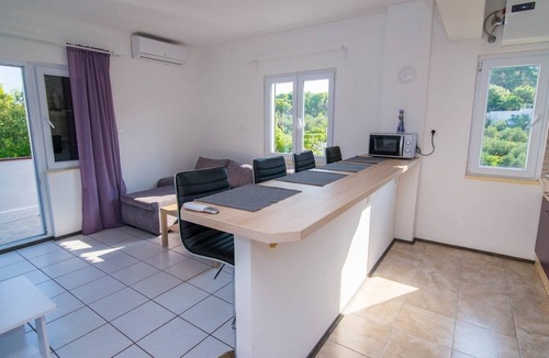 Veli Losinj Apartment | One bedroom apartment with balcony Veli Lošinj, Lošinj (A-21190-a)