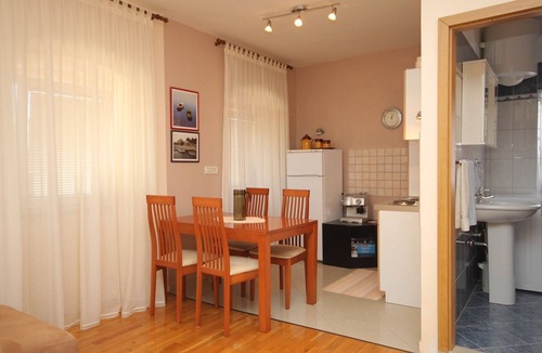 Cove Murtar Apartment | One bedroom apartment with air-conditioning Mali Lošinj, Lošinj (A-7979-a)