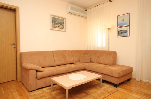 Cove Murtar Apartment | One bedroom apartment with air-conditioning Mali Lošinj, Lošinj (A-7979-a)