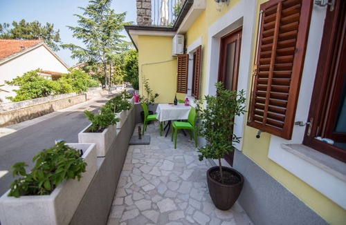 Cove Murtar Apartment | One bedroom apartment with terrace Mali Lošinj, Lošinj (A-8093-b)